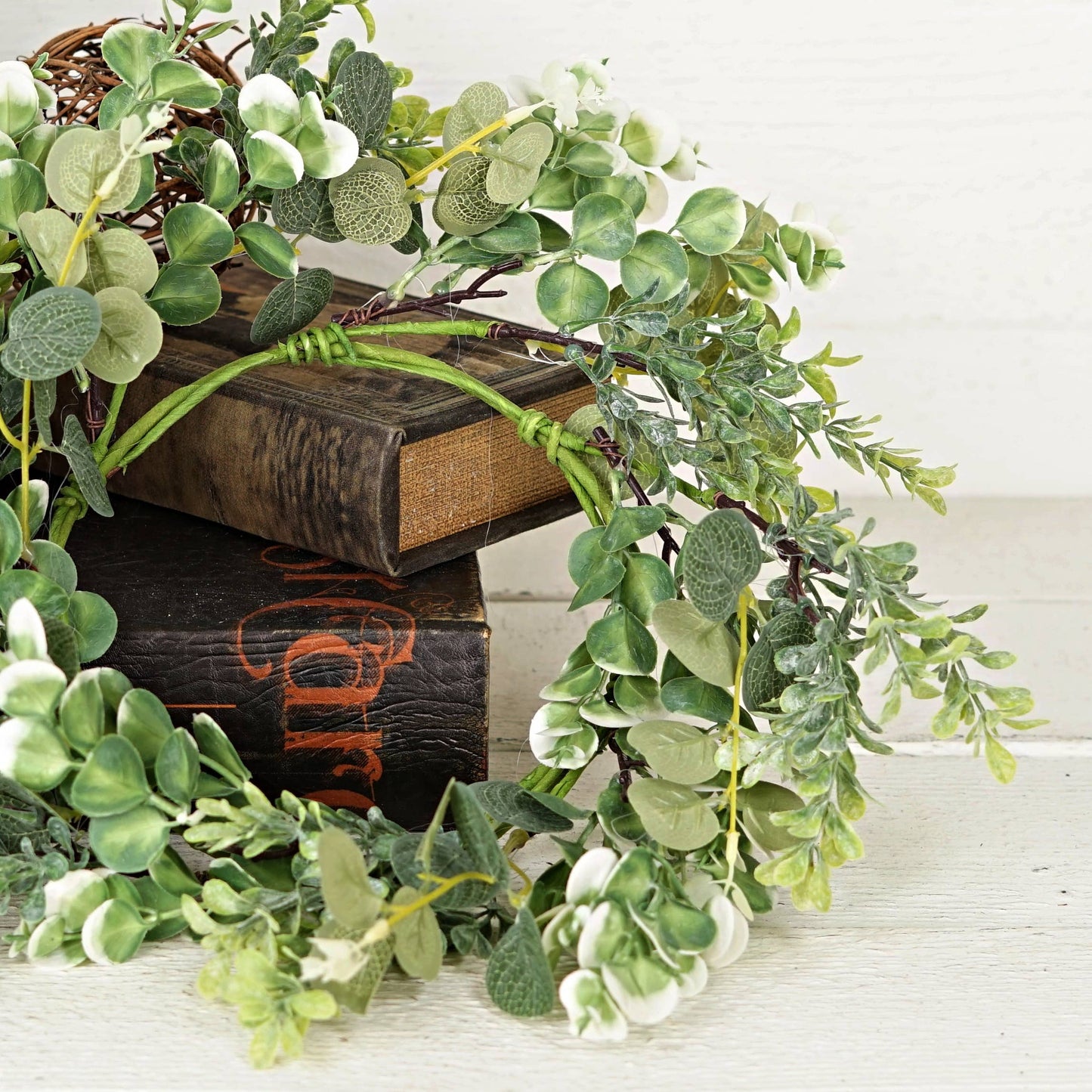 (6.5)Wreath-Spring Mix Eucalyptus