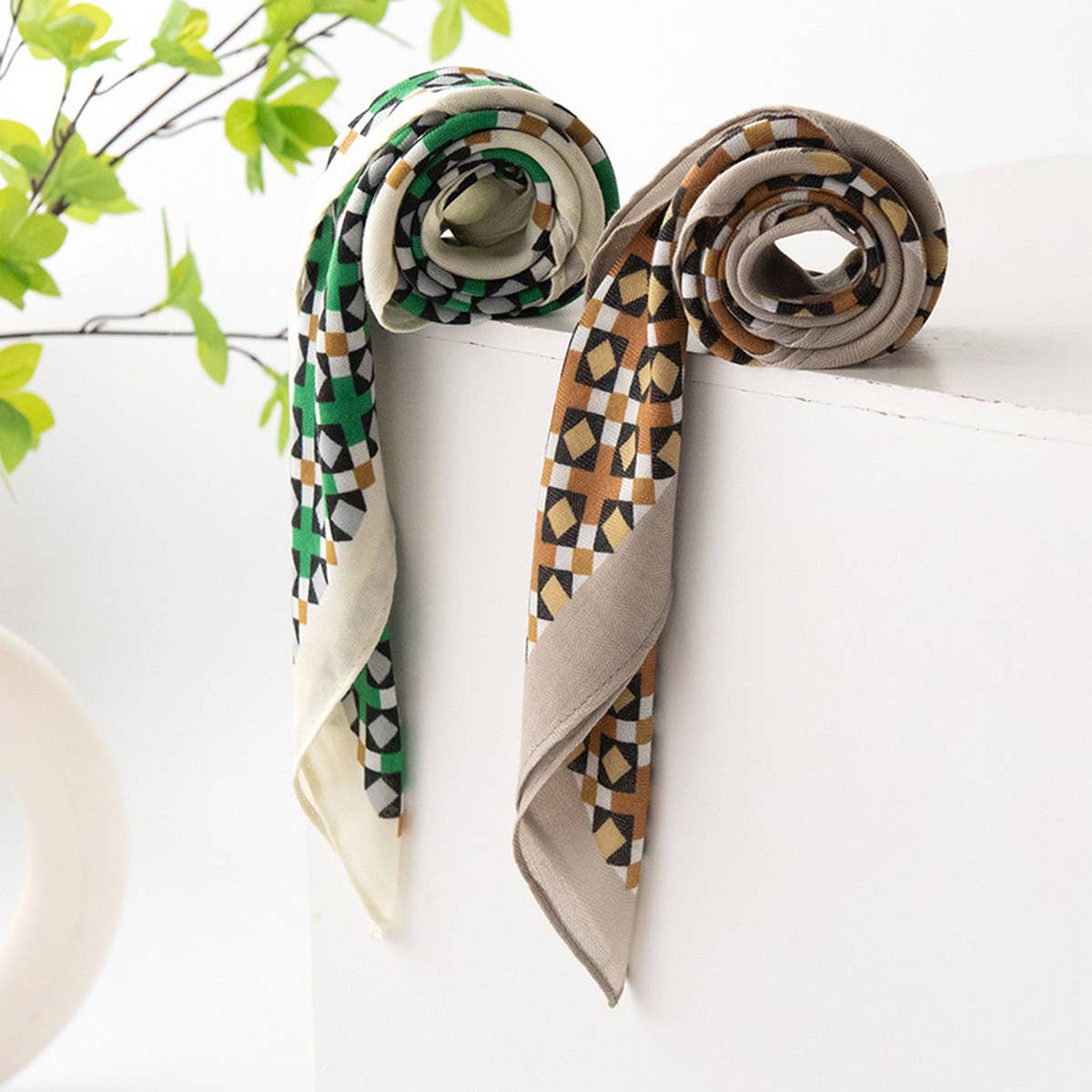 VINTAGE PLAID PRINT SQUARE SCARF_CWASC0930: Green / (OS) 2