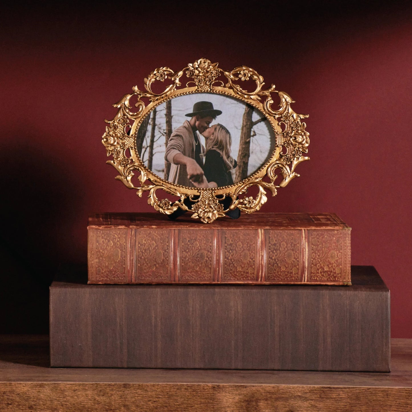 Oval Photo Frame (Vintage Style)