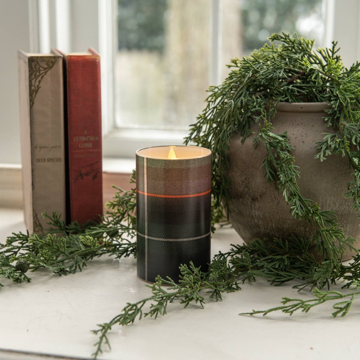 5" GREEN, BLACK & WHITE TARTAN 3D FLAME GLASS CANDLE