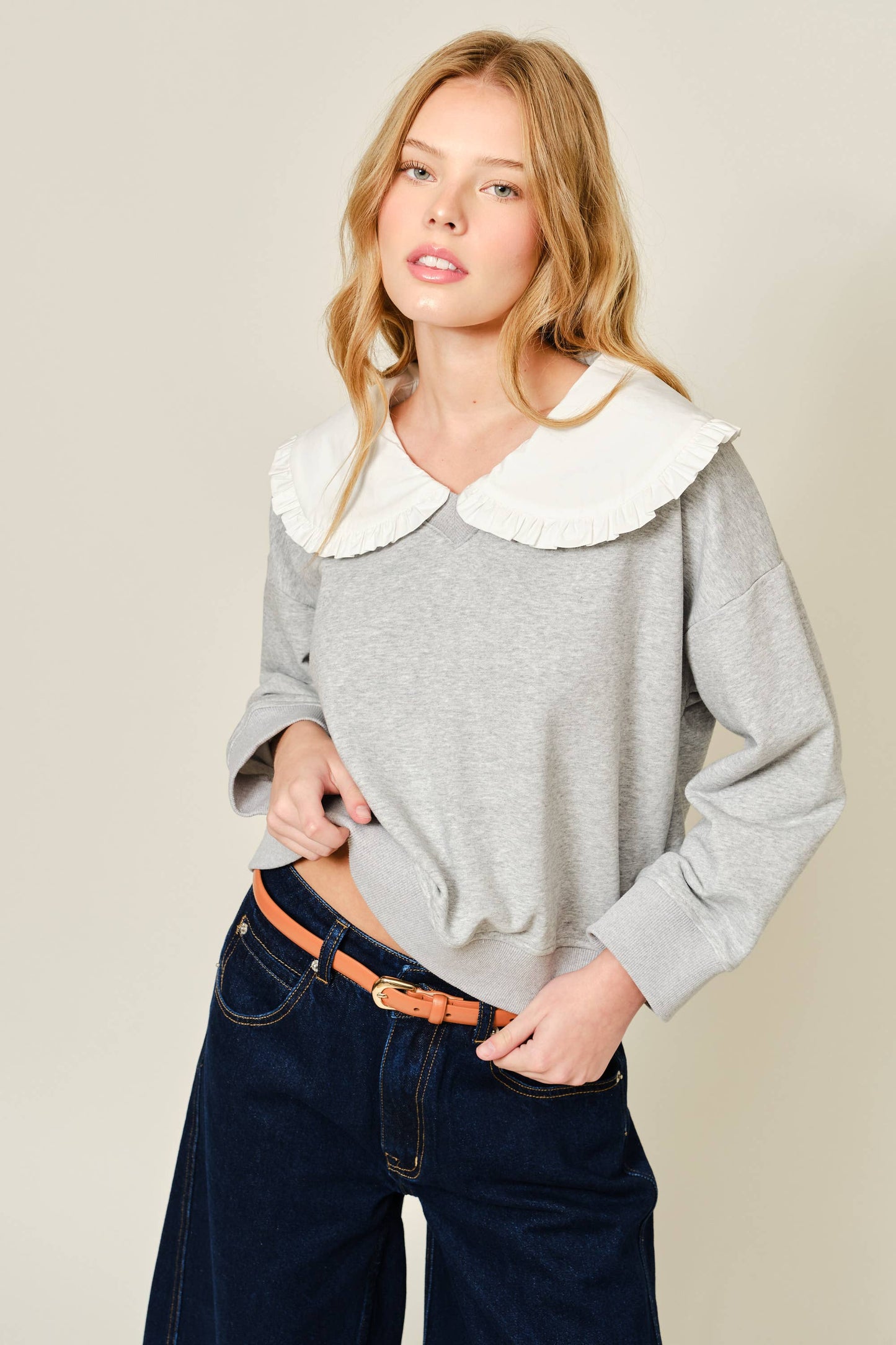 L: REMOVABLE PETER PAN COLOR SWEATSHIRT