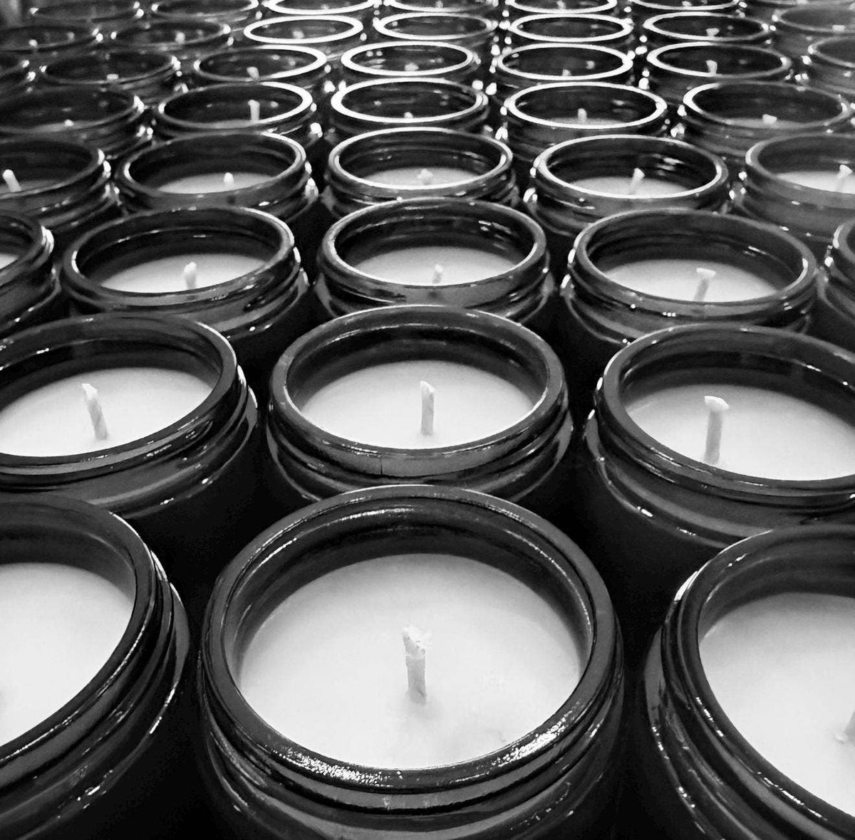 Autumn Leaves Soy Candle: Cranberry, Nutmeg, Pumpkin, Scent: 8 oz. candle