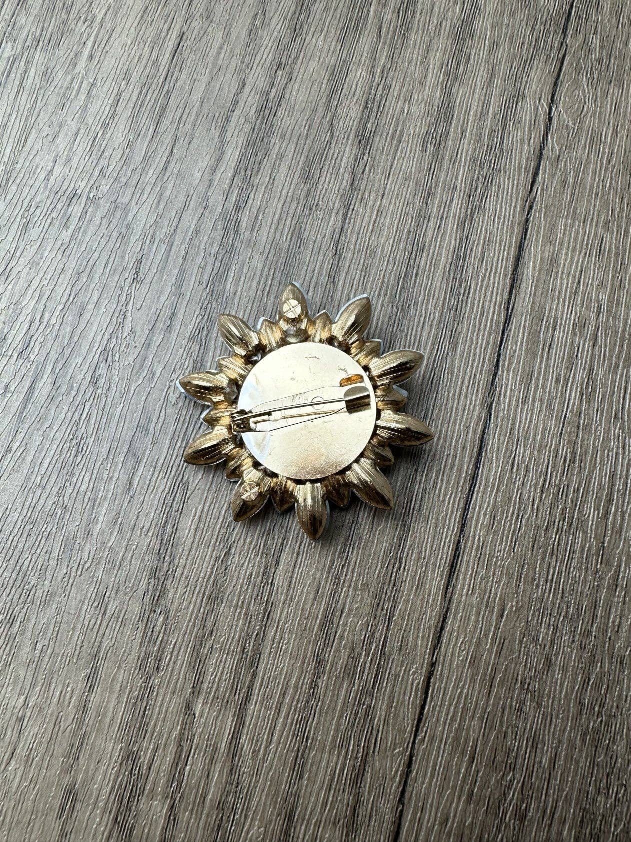 Alloy Crystal Chrysanthemum Brooch PA5640: Pink pink