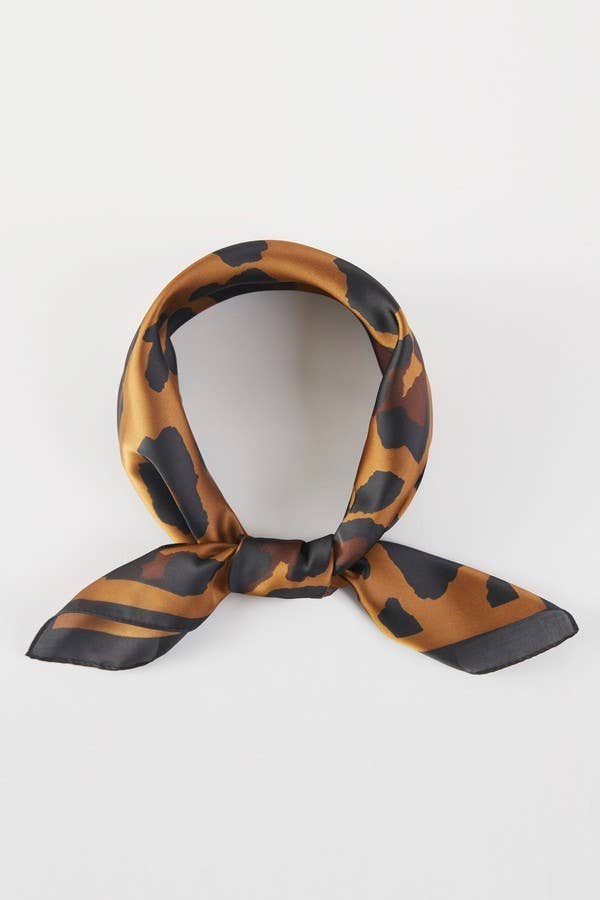 LEOPARD PATTERN BANDANA SILKY NECK SCARF: Beige