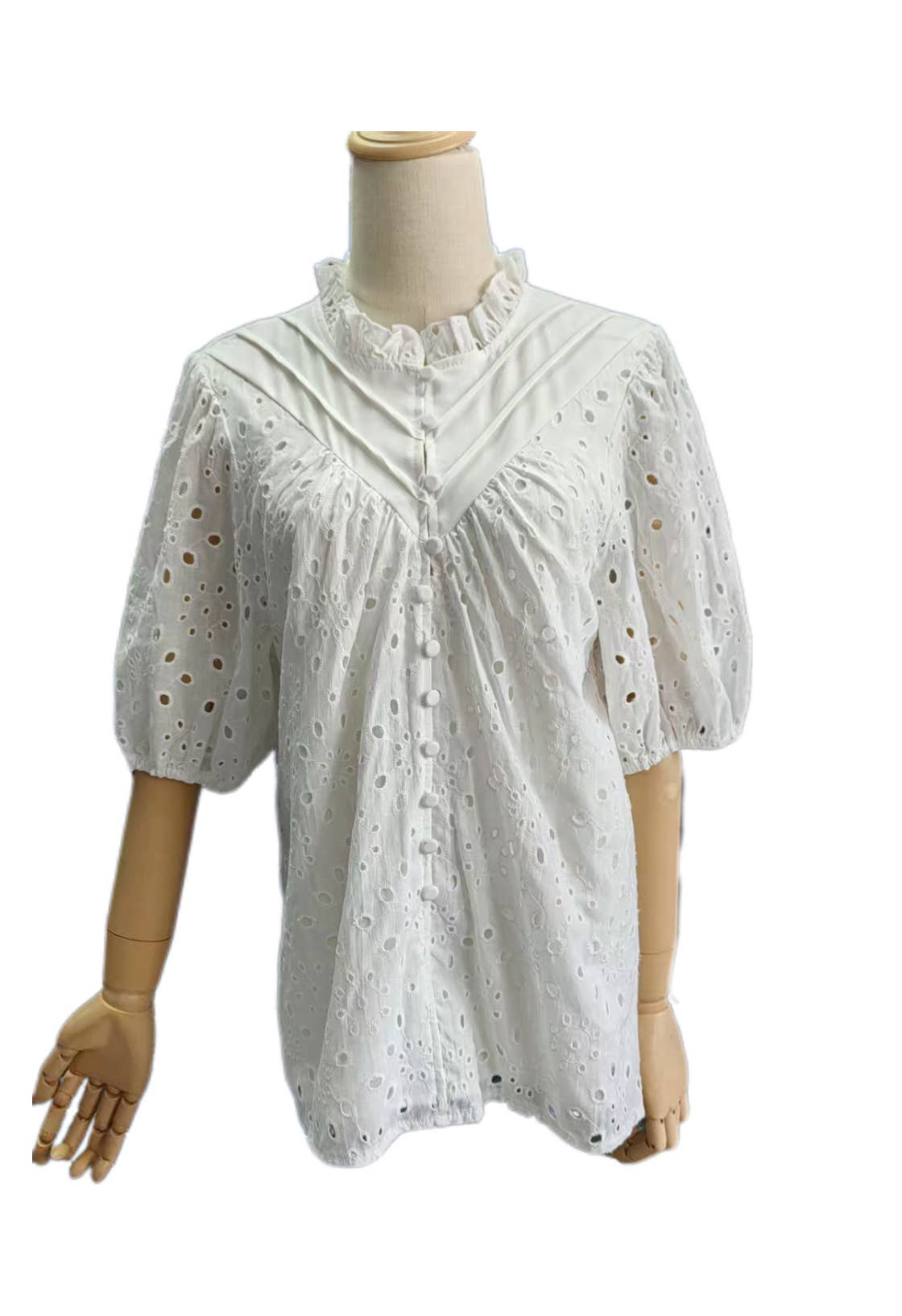 Eyelet high neck short sleeve blouse: White / XL