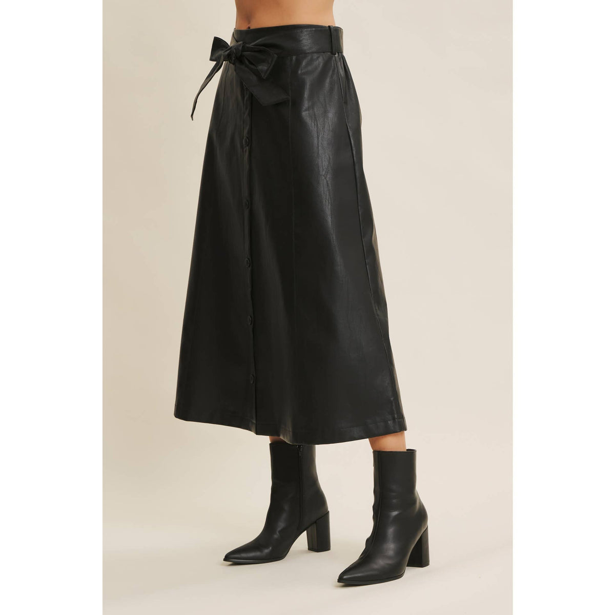 VEGAN LEATHER BELTED BUTTON-FRONT A-LINE MIDI SKIRT: BLACK / M