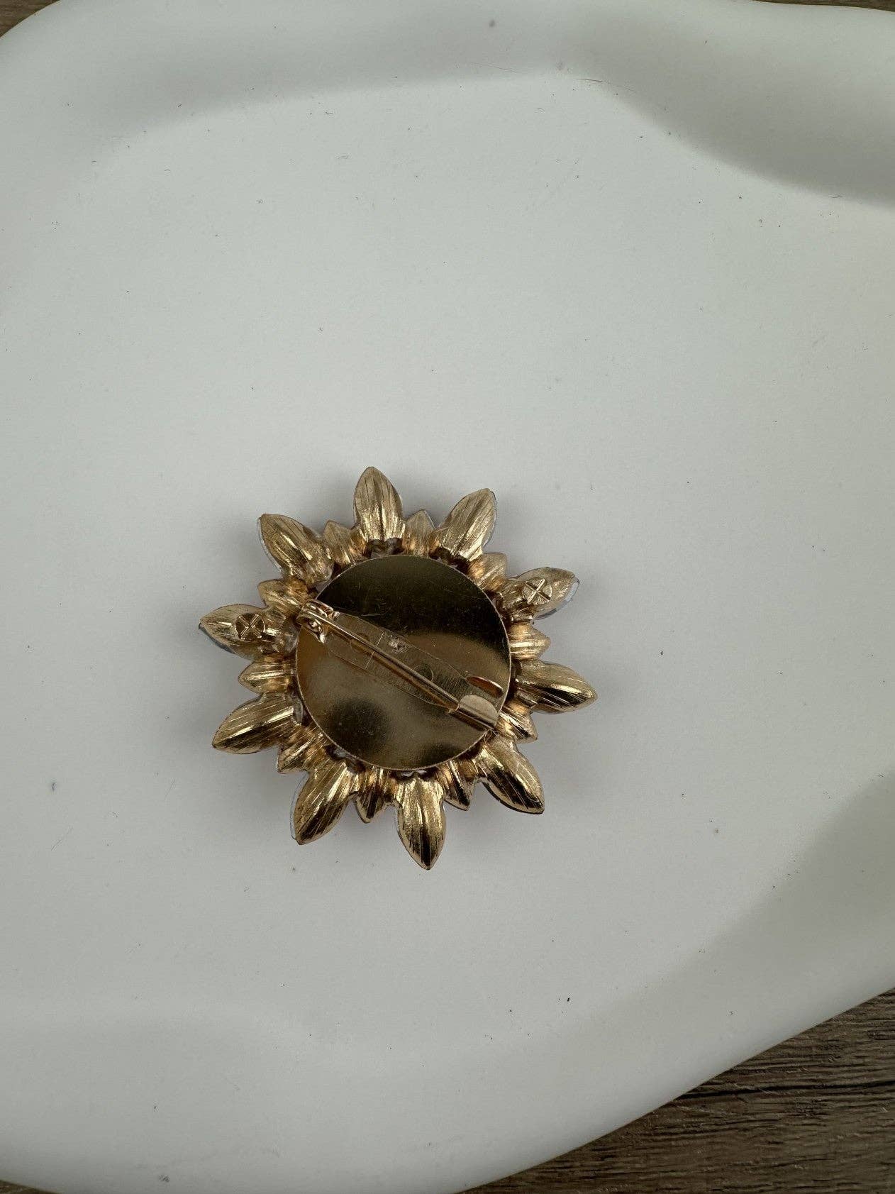 Alloy Crystal Chrysanthemum Brooch PA5640: White