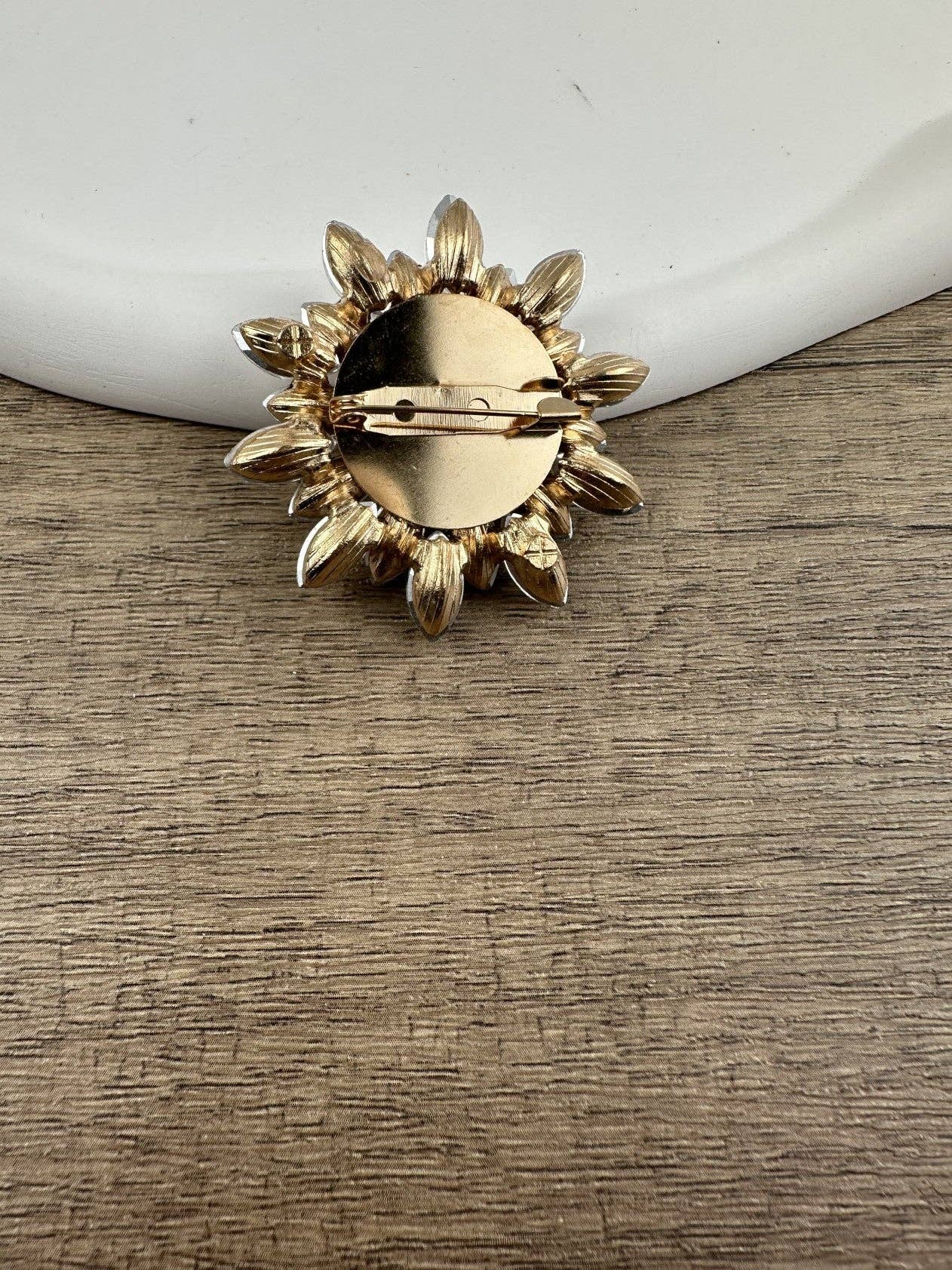 Alloy Crystal Chrysanthemum Brooch PA5640: White