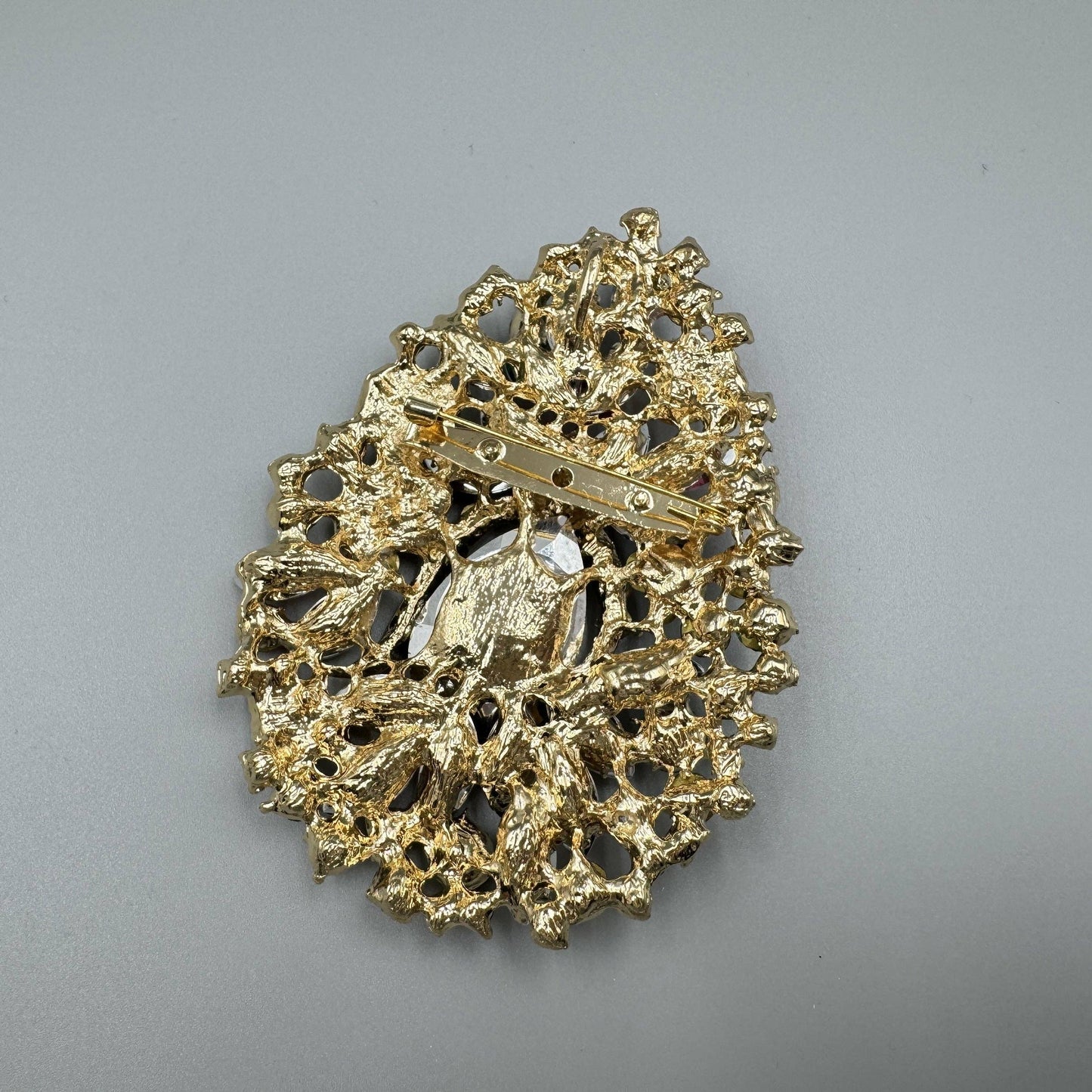 Teardrop Rhinestone Pin APA14939: White