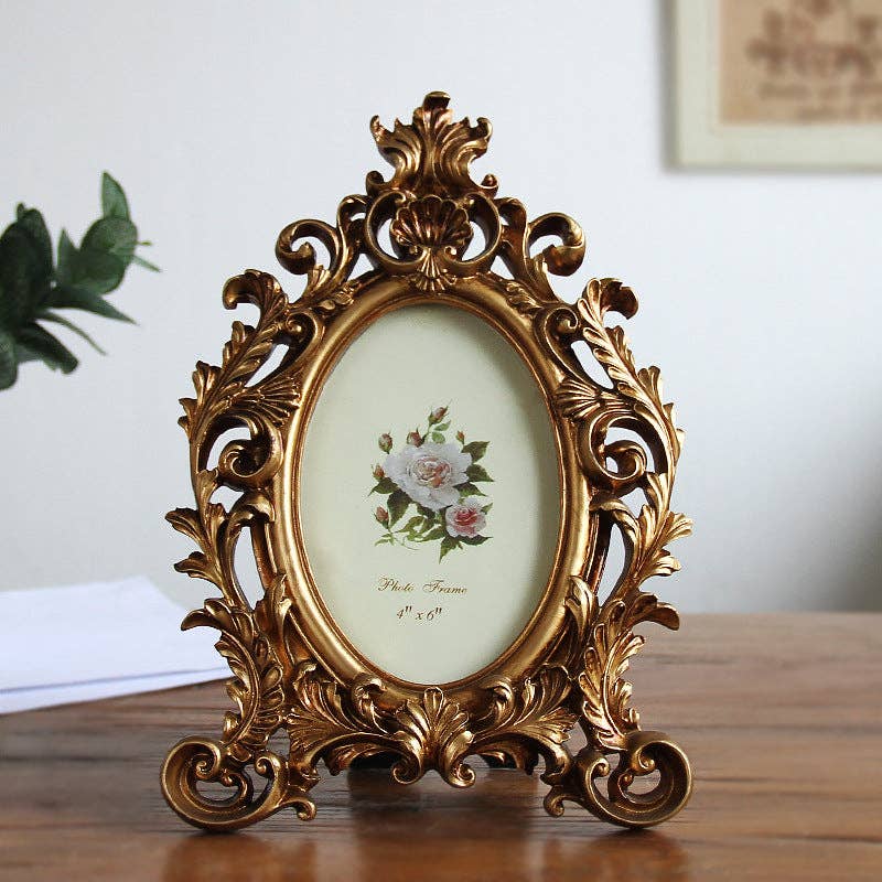 Baroque Crown Oval Photo Frame: 5" x 7"
