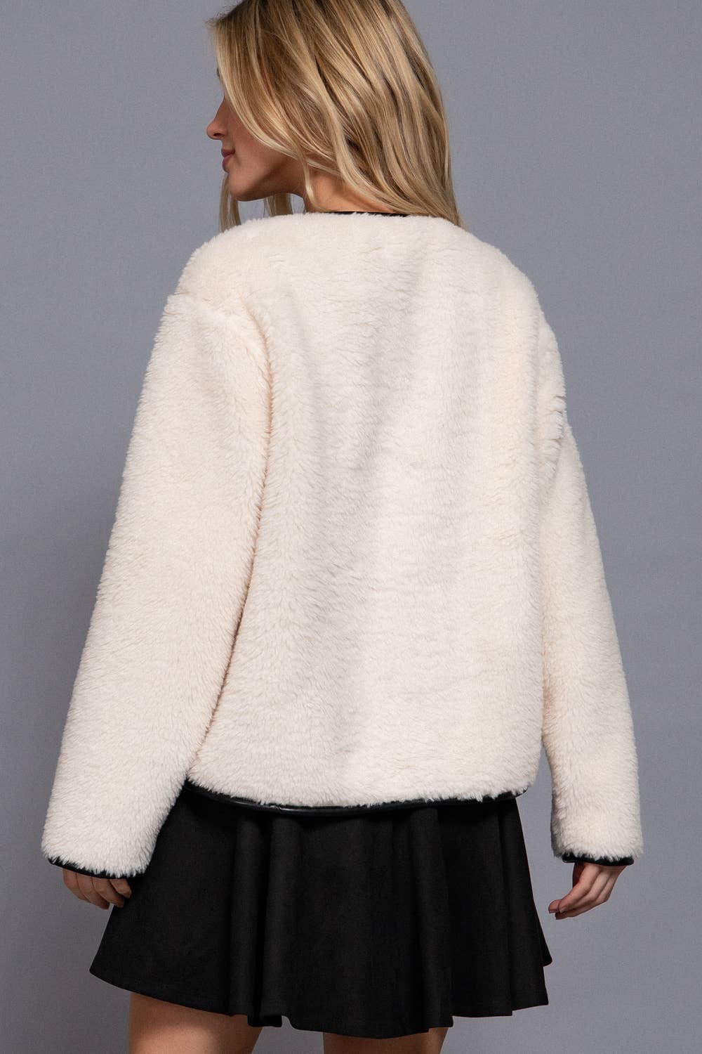 S-Long Sleeve Crew Neck with Toggle Look Button Fluffy Jacket: TPE-taupe