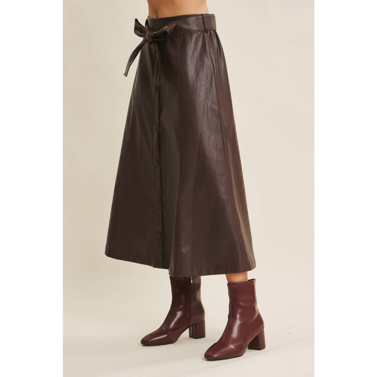 VEGAN LEATHER BELTED BUTTON-FRONT A-LINE MIDI SKIRT: BLACK / S
