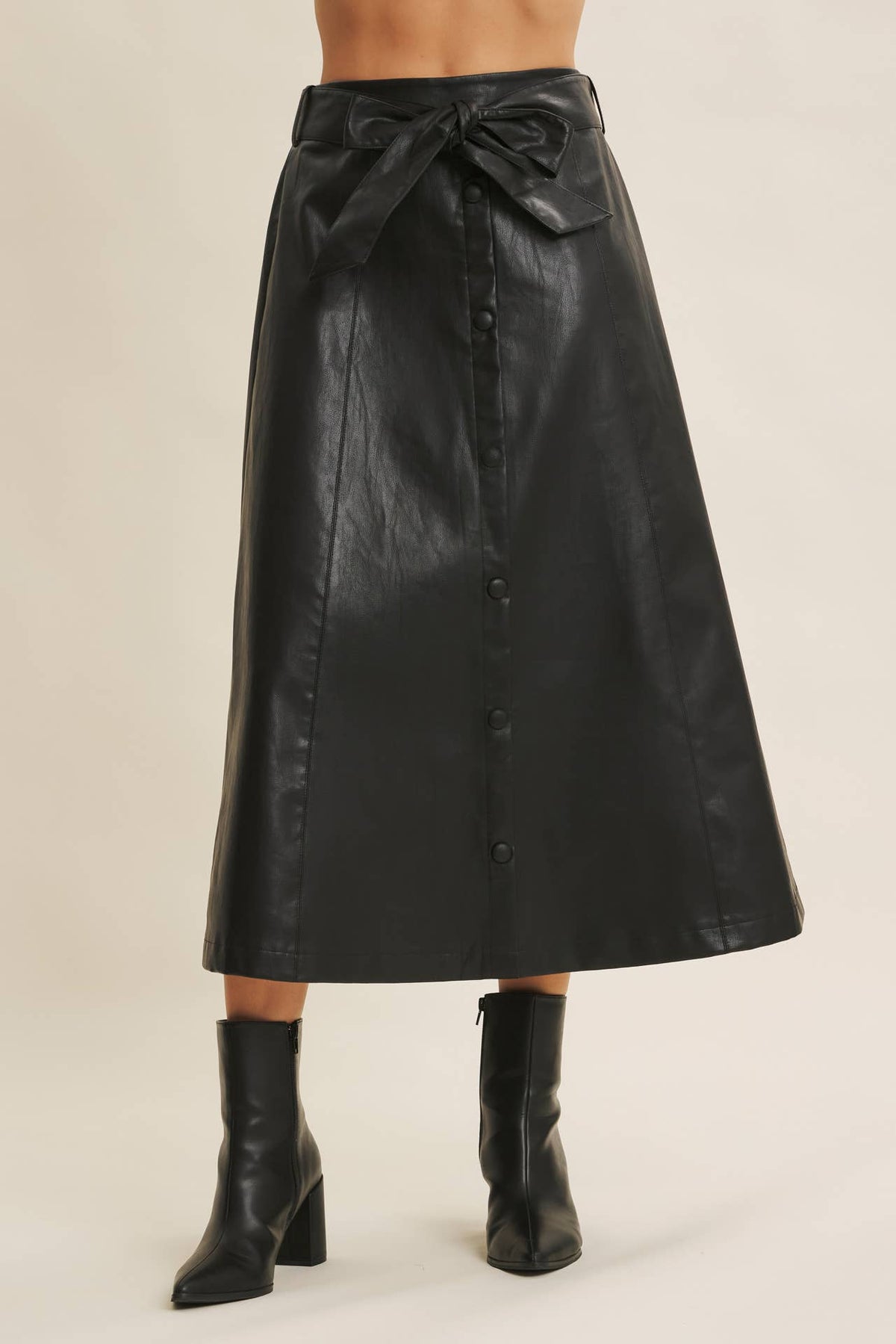 VEGAN LEATHER BELTED BUTTON-FRONT A-LINE MIDI SKIRT: BLACK / S