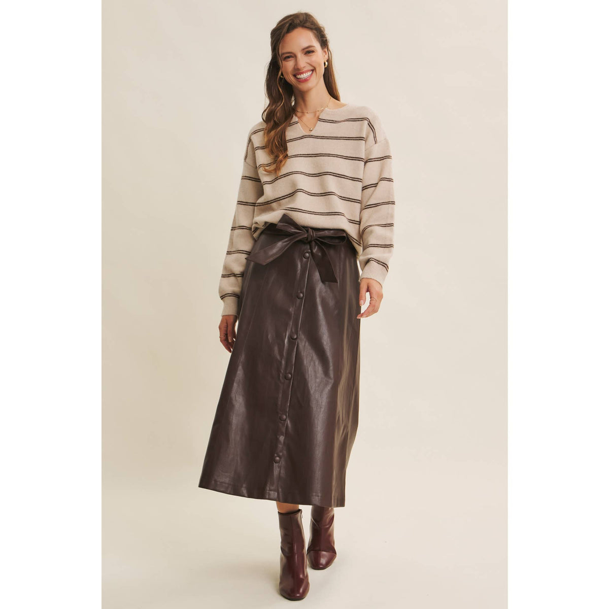 VEGAN LEATHER BELTED BUTTON-FRONT A-LINE MIDI SKIRT: BLACK / S