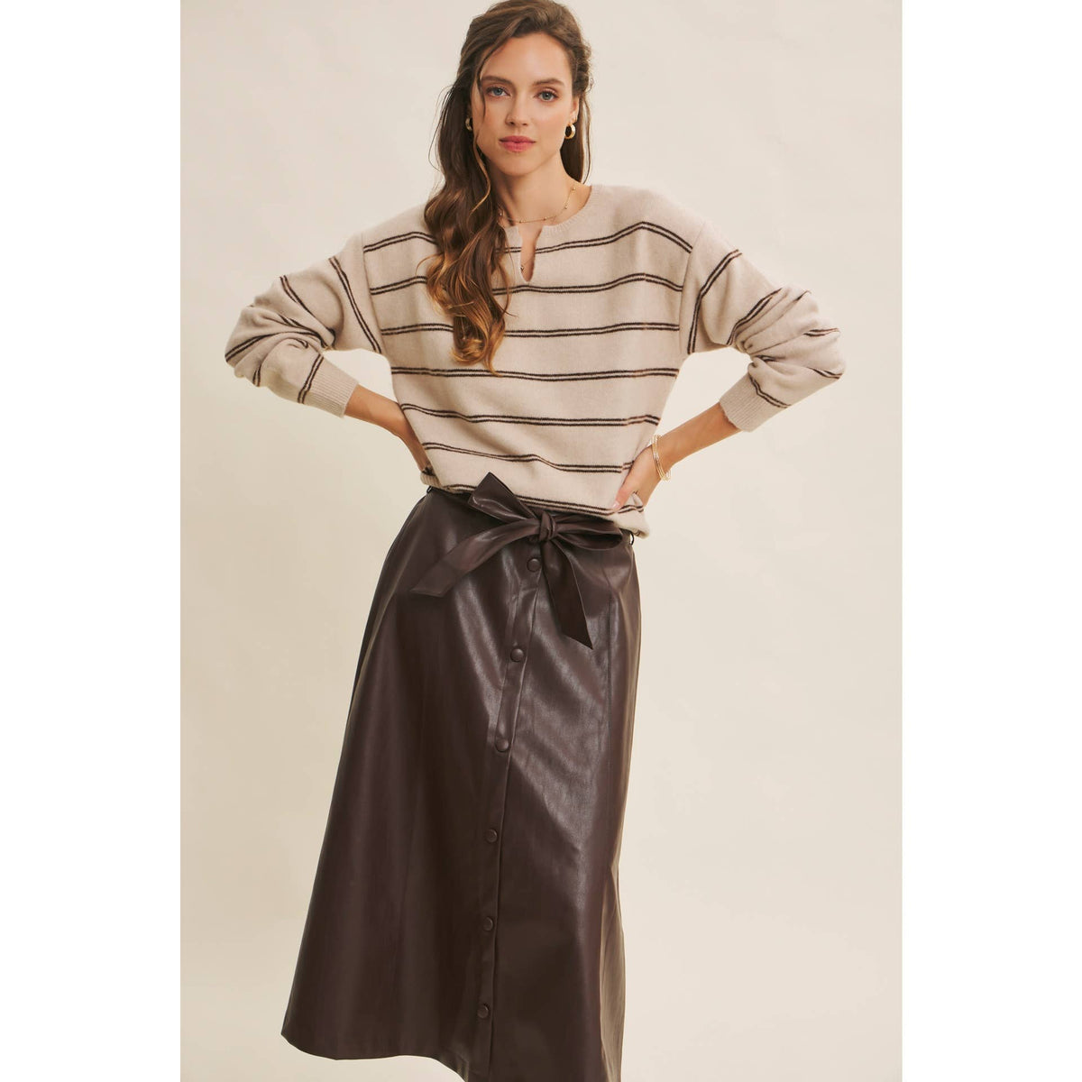 VEGAN LEATHER BELTED BUTTON-FRONT A-LINE MIDI SKIRT: BLACK / S
