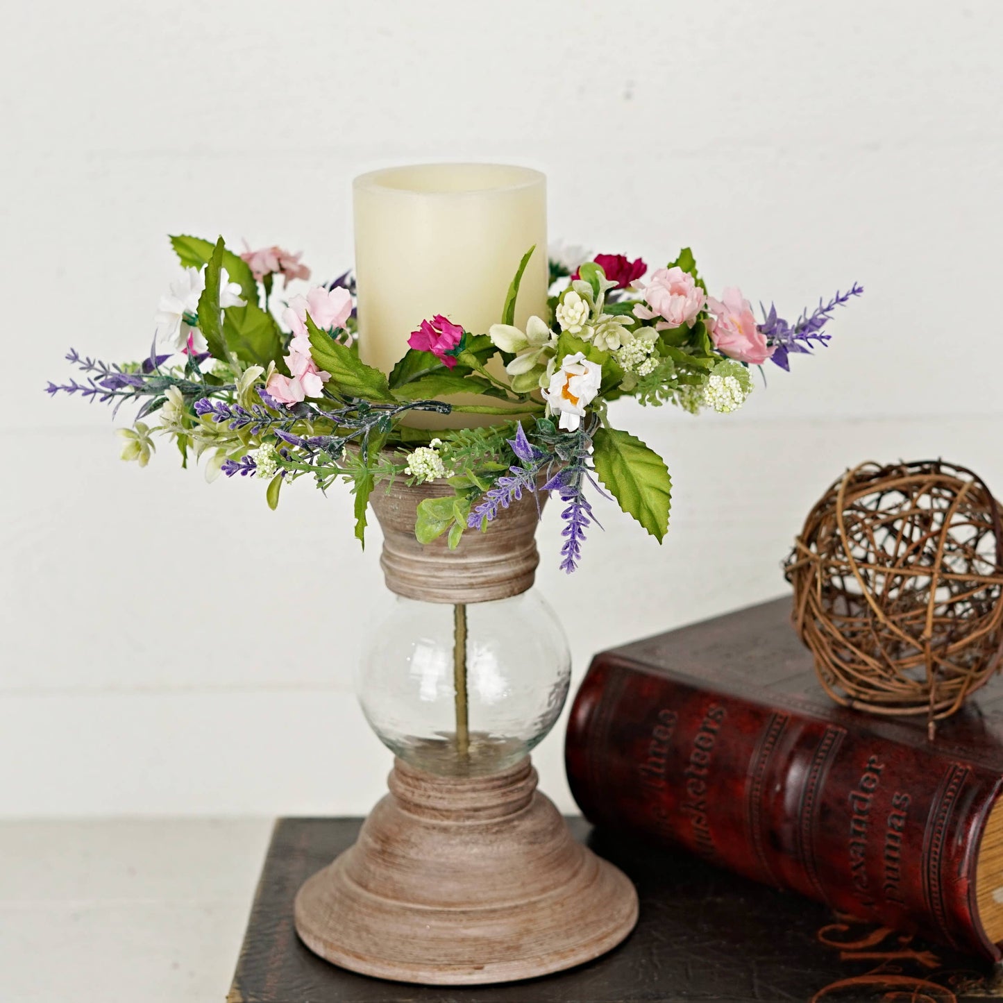 Pink Cream Daisy with Mix Leaves-3.5in(10) Ring