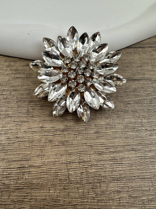 Alloy Crystal Chrysanthemum Brooch PA5640: White