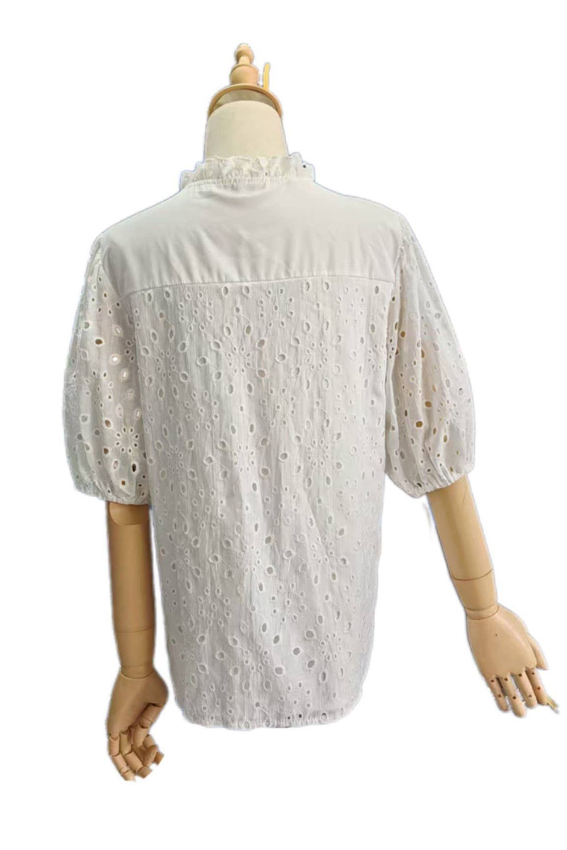 Eyelet high neck short sleeve blouse: White / XL